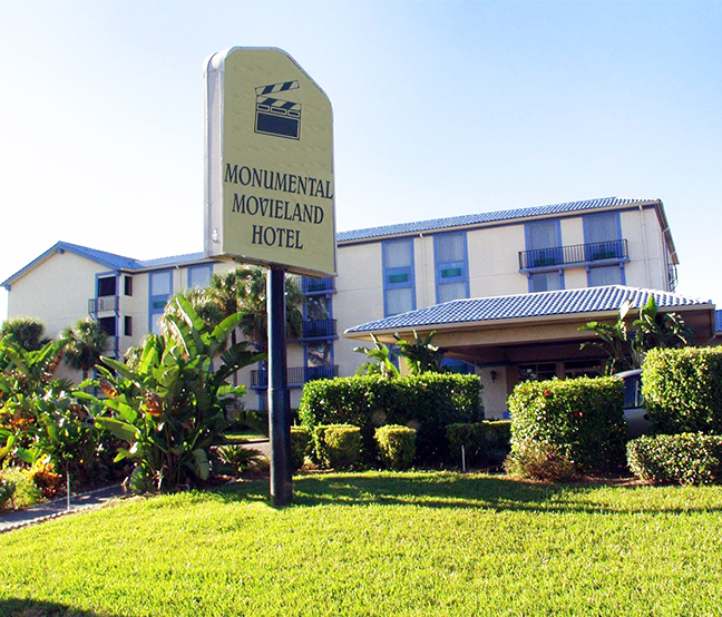 MONUMENTAL MOVIEL AND HOTEL